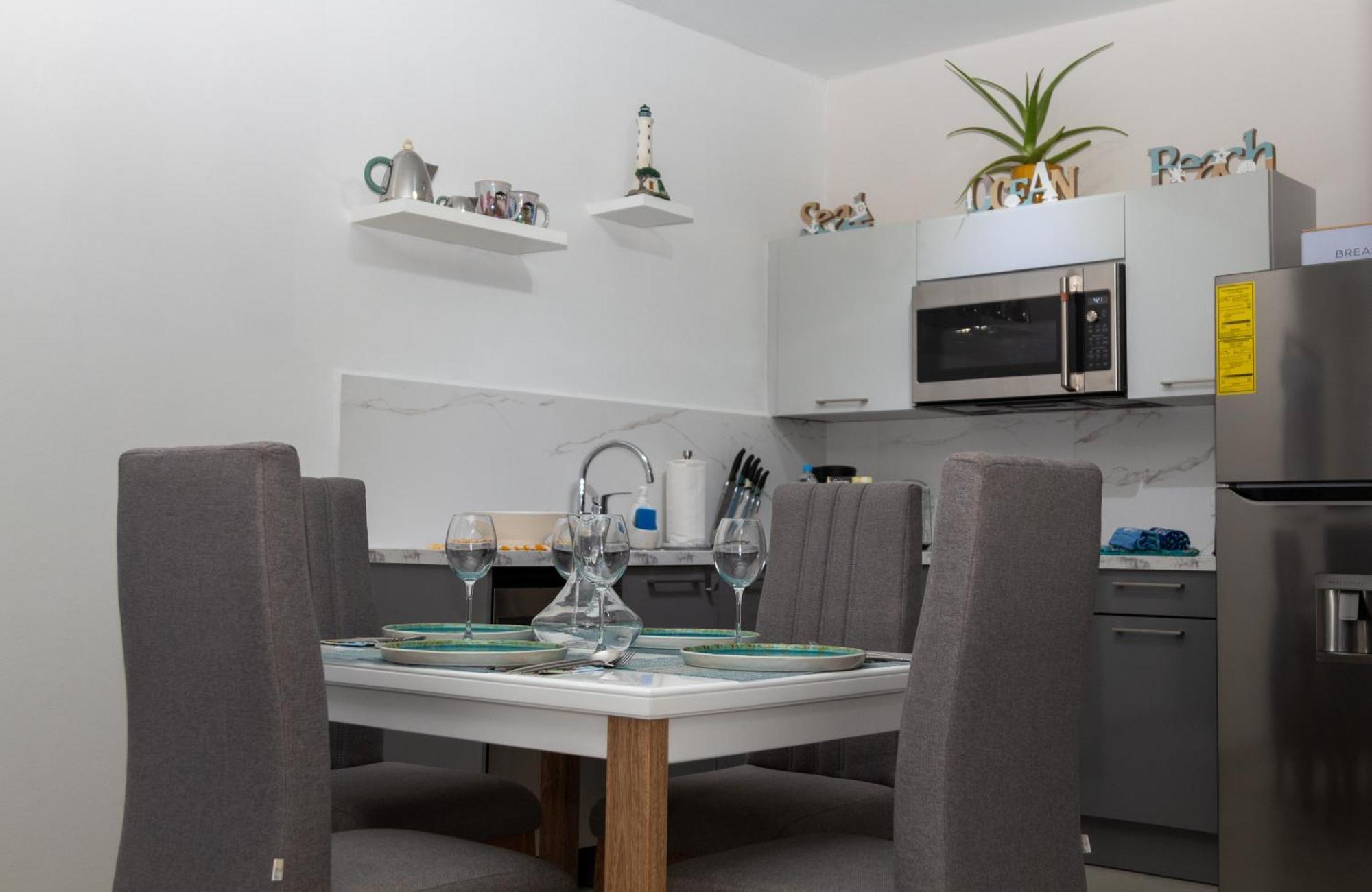 New! Cozy 1 Bedroom Condo- Gold Coast, Noord Aruba 팜비치 외부 사진